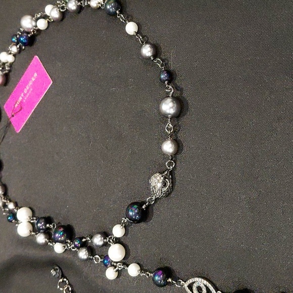 KURT GEIGER LONDON LONG PEARL NECKLACE & BRACELET - Picture 4 of 16